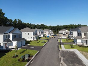 The Grand Luxury Homes in Granby, CT - Building Photo - Building Photo