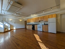 957 W Cornelia Ave, Unit 1b in Chicago, IL - Building Photo