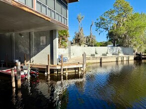 160 N Lakeview Dr, Unit #2 in Haines City, FL - Foto de edificio - Building Photo