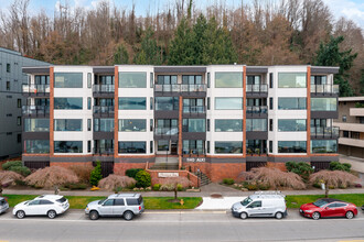 1140 Alki Ave SW in Seattle, WA - Building Photo - Building Photo