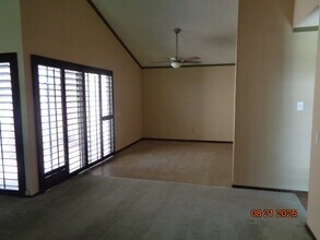 44121 Planet Cir in Lancaster, CA - Building Photo - Building Photo