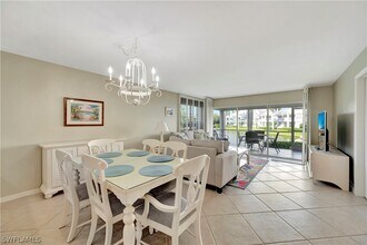 6131 Pelican Bay Blvd in Naples, FL - Building Photo - Building Photo