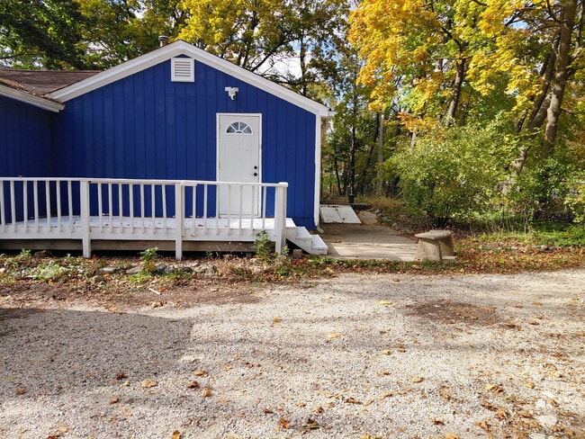 property at 1485 W Dundee Rd