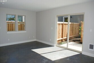 4417 N Gantenbein Ave in Portland, OR - Building Photo - Building Photo