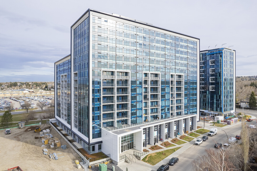 Blume Apartments in Calgary, AB - Building Photo