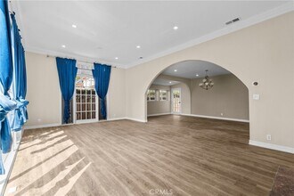 6329 Warner Dr, Unit 1-1109 in Los Angeles, CA - Building Photo - Building Photo