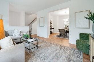 75 Hudson Cir in Marlboro, NY - Foto de edificio - Building Photo
