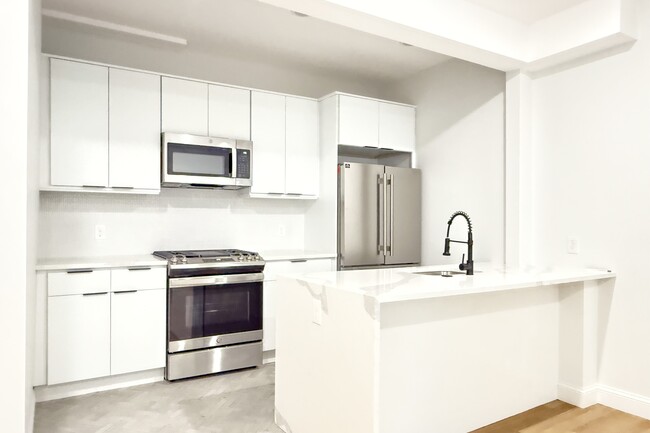 76 Webster St, Unit 1 in Boston, MA - Building Photo - Building Photo