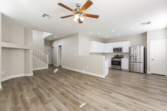 9245 Lowery Point Ct in Las Vegas, NV - Building Photo - Building Photo