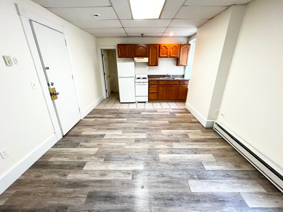 696 Main St in Middletown, CT - Building Photo