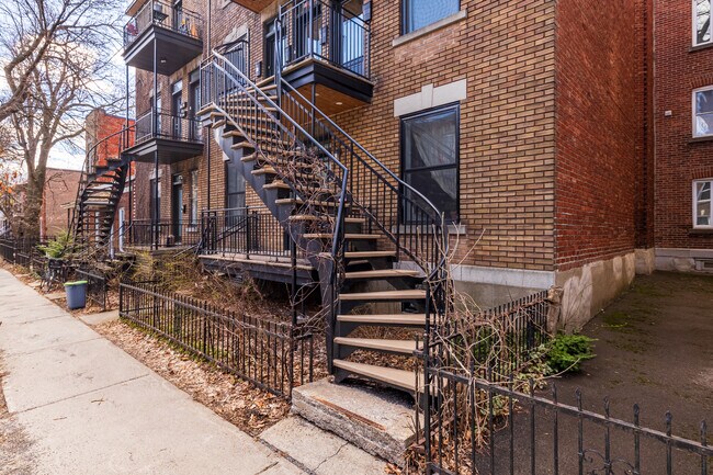 5546-5554 4E Av in Montréal, QC - Building Photo - Building Photo
