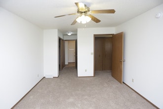 Prairie Village Apartments in Aberdeen, SD - Foto de edificio - Interior Photo