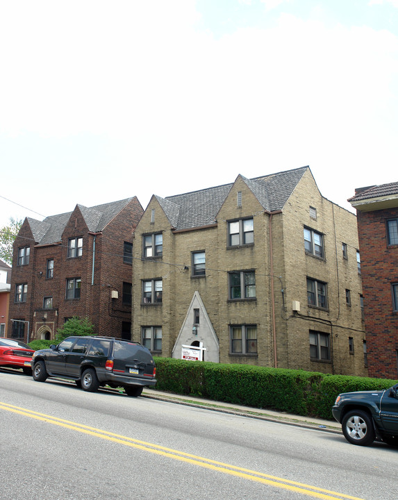 2247 Brownsville Rd in Pittsburgh, PA - Building Photo