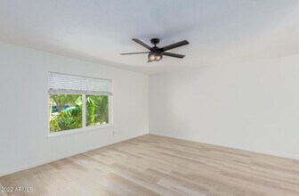 6440 S 16th Way in Phoenix, AZ - Foto de edificio - Building Photo