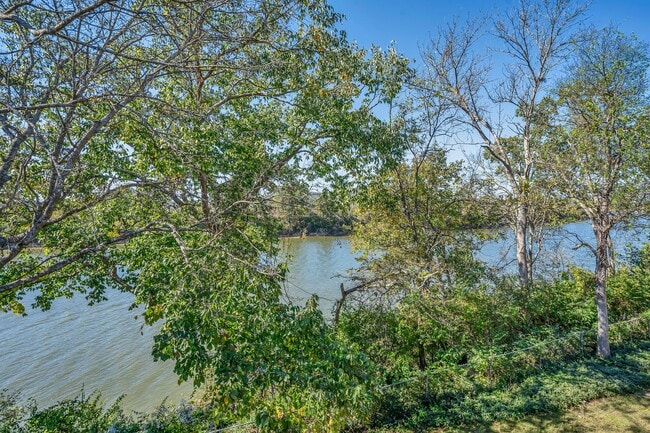 515 Basswood Ave, Unit K106