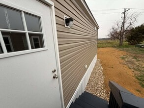 129 Ponderosa Way in Sanger, TX - Foto de edificio - Building Photo