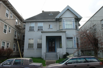 2124 NW Flanders St in Portland, OR - Building Photo - Building Photo