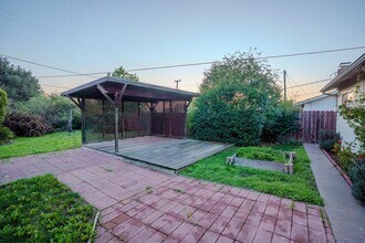 233 Cardinal Ln in Vallejo, CA - Building Photo - Building Photo