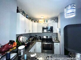 846 Huntington Ave, Unit 3 in Boston, MA - Building Photo