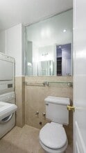 Avenue B, Unit 5 in New York, NY - Building Photo - Building Photo