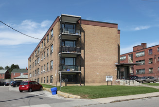 40-80 Clearview Hts in Toronto, ON - Building Photo - Building Photo