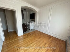 1373 W Estes Ave, Unit 3A in Chicago, IL - Foto de edificio - Building Photo