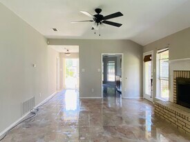 7521 Ashcroft Cir in Fort Worth, TX - Building Photo