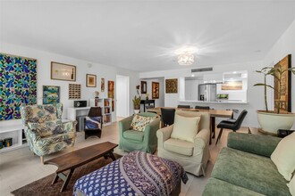 101 Ocean Ln Dr in Key Biscayne, FL - Foto de edificio - Building Photo