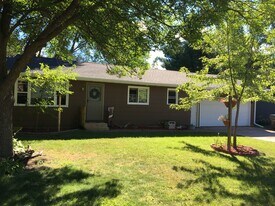 739 Buttenhoff Dr in Chippewa Falls, WI - Building Photo