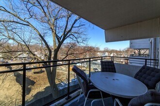 60 Babcock St in Brookline, MA - Building Photo - Building Photo