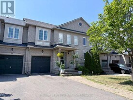 49 Selkirk Dr in Richmond Hill, ON - Building Photo