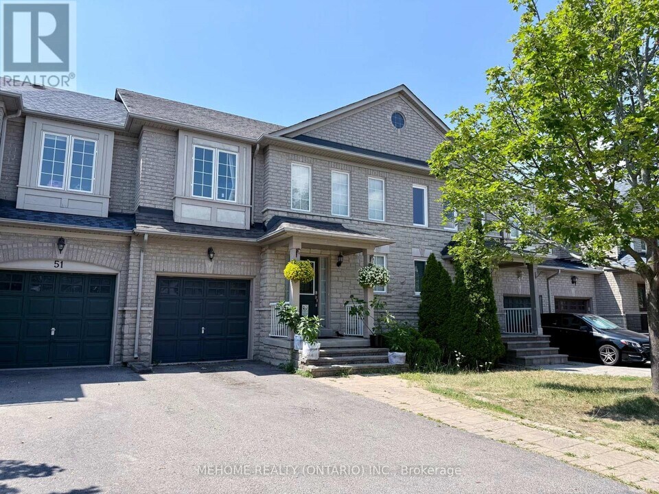 49 Selkirk Dr in Richmond Hill, ON - Building Photo