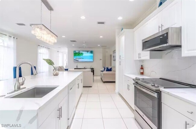 593 106th Ave N in Naples, FL - Building Photo - Building Photo