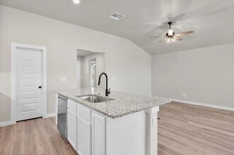 2013 132nd St in Lubbock, TX - Building Photo - Building Photo
