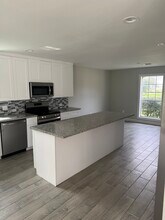 2700 Country Club Dr in Orange, TX - Building Photo - Building Photo