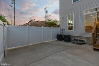 2401 N Mascher St photo'