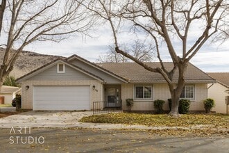 351 S Valley View Dr in Saint George, UT - Building Photo - Building Photo