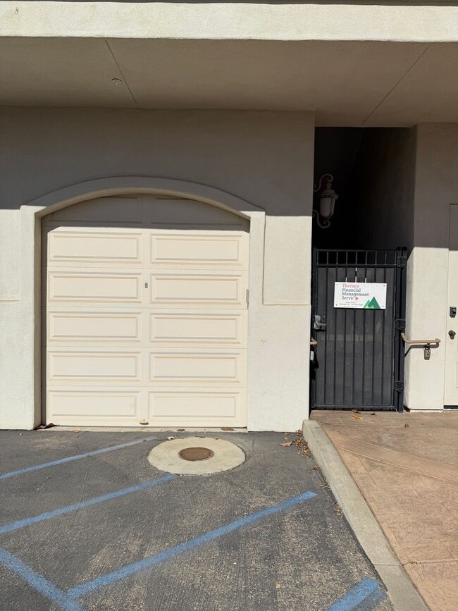 1111 S Broadway in Santa Maria, CA - Building Photo - Building Photo