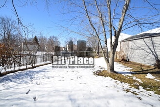 47 Meadow Ct W in Whiteland, IN - Building Photo - Building Photo