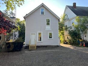 30 Douglas Ave, Unit B in Mansfield, OH - Building Photo - Building Photo