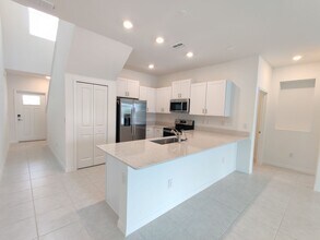 32094 Powderpuff Mimosa Dr in San Antonio, FL - Building Photo - Building Photo