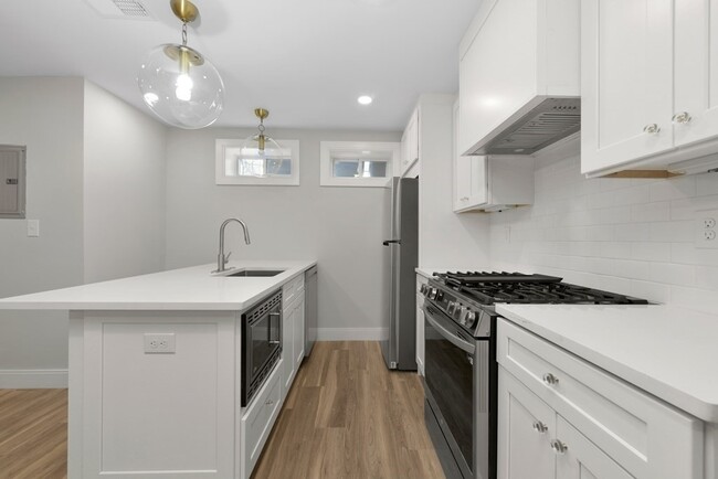 160 Webster St-Unit -2 in Boston, MA - Building Photo - Building Photo