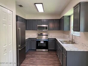 2456 Justin Rd W in Jacksonville, FL - Building Photo - Building Photo