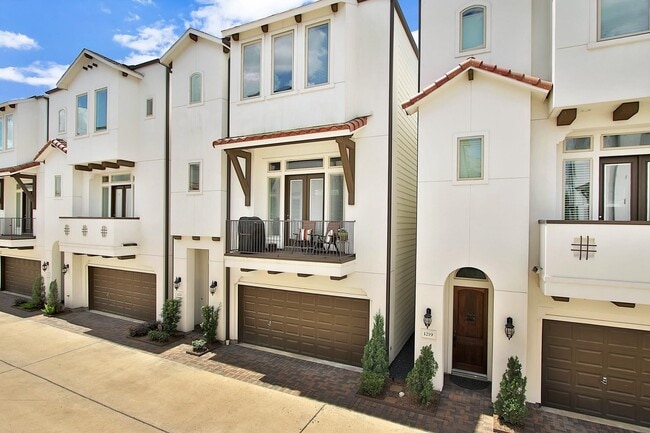property at 1221 Bonner St