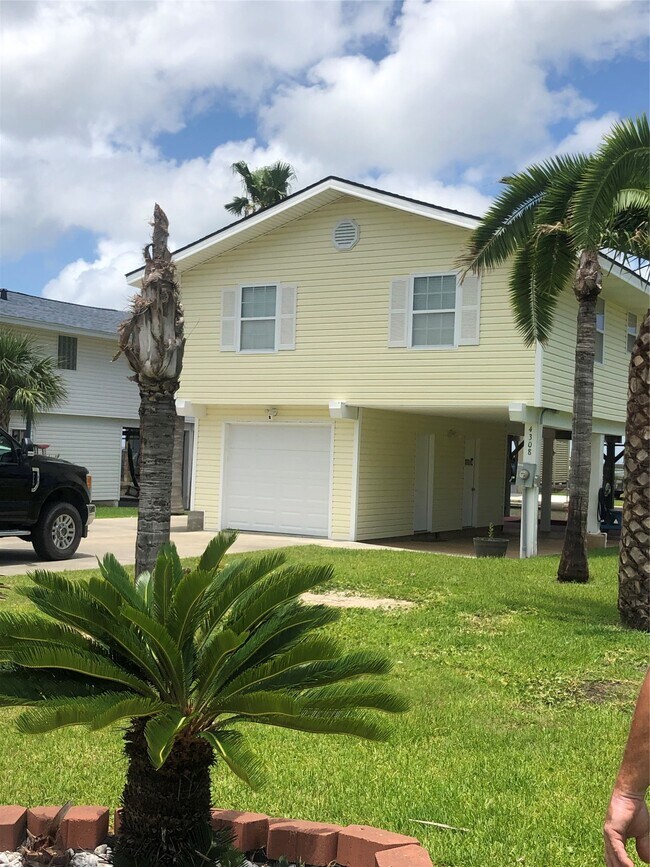 4308 Spanish Main in Jamaica Beach, TX - Building Photo - Building Photo
