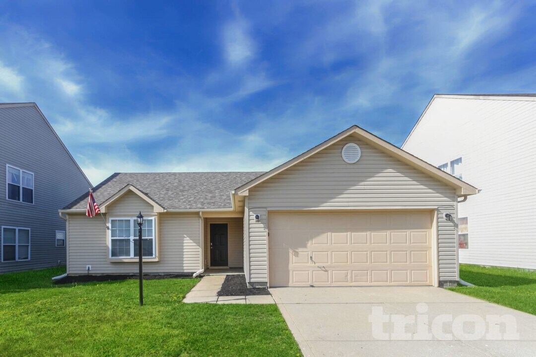 9130 Bagley Way in Indianapolis, IN - Building Photo