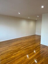 147-28 22nd Ave in Queens, NY - Foto de edificio - Building Photo