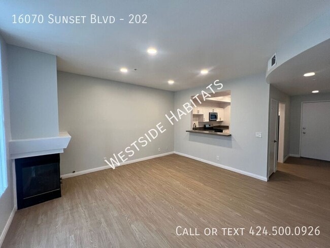 16070 W Sunset Blvd in Los Angeles, CA - Building Photo - Building Photo
