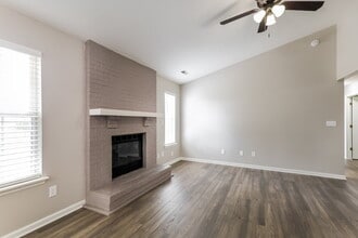 329 Bear Story Blvd in Greenfield, IN - Building Photo - Building Photo