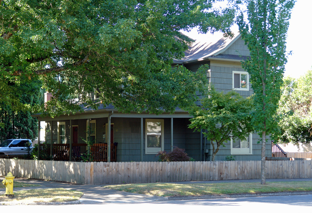 1183-1185 Church St in Salem, OR - Foto de edificio